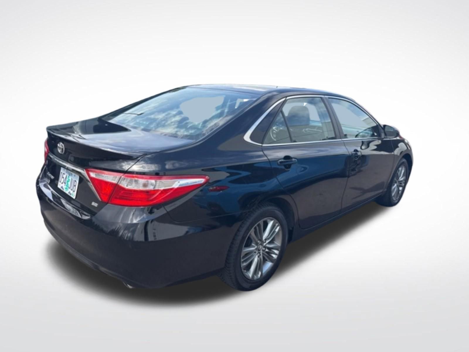Used 2017 Toyota Camry SE FWD image 6