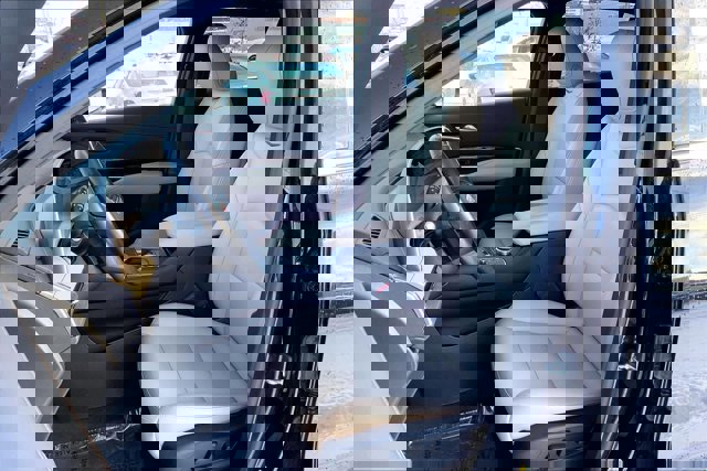 Used 2024 Cadillac XT4 Luxury image 24