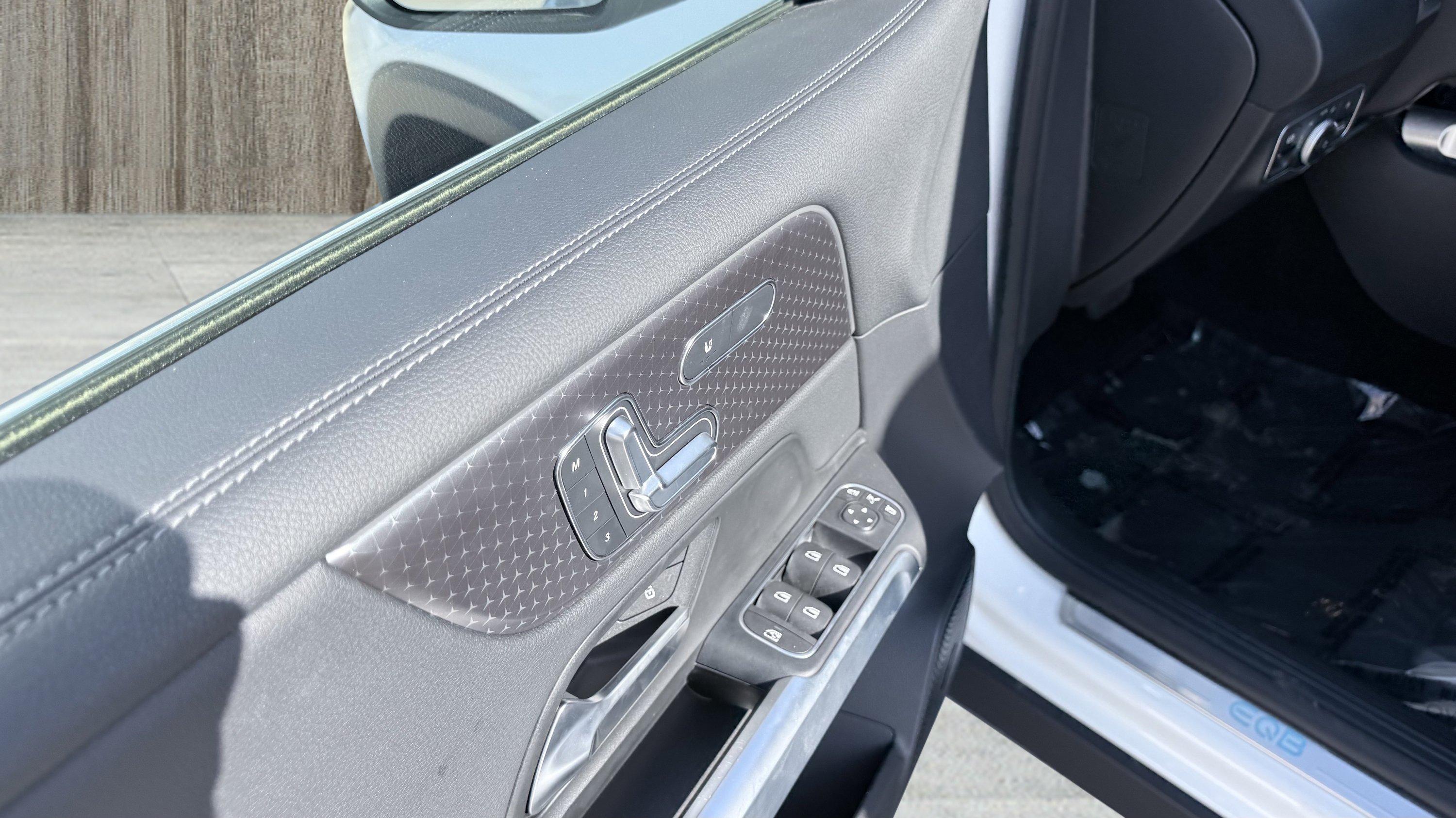 Used 2025 Mercedes-Benz EQB 250+ image 24