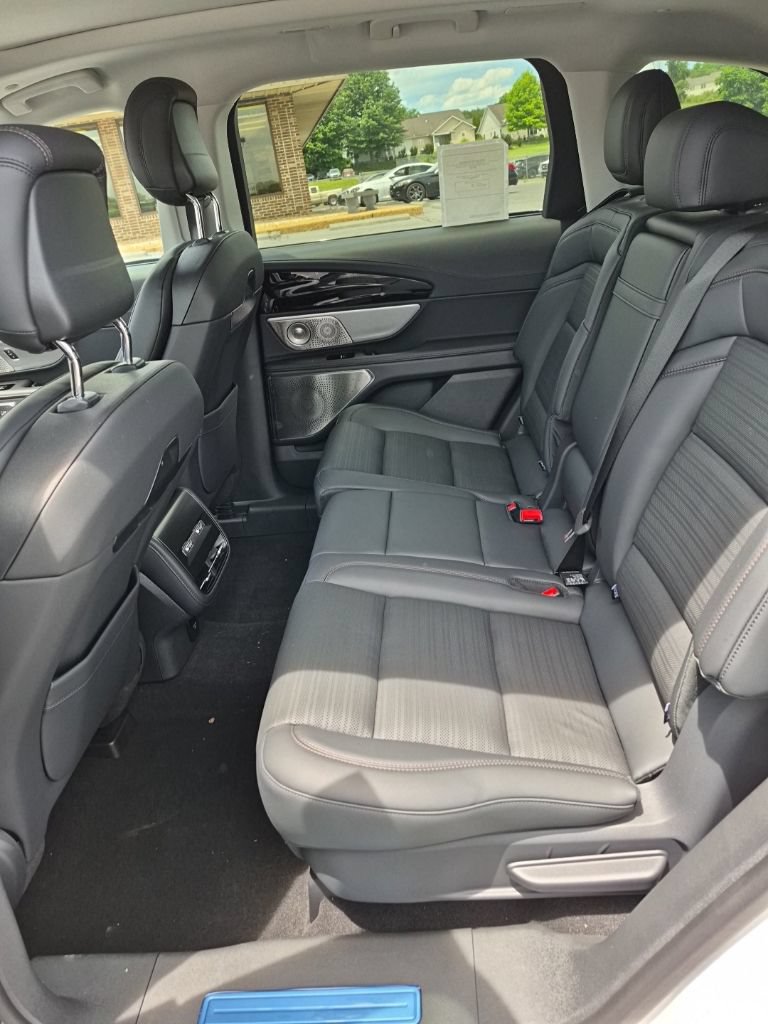 New 2026 Lincoln Nautilus Reserve AWD/4WD image 17