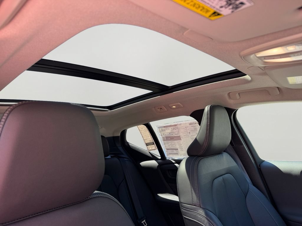 New 2026 Volvo XC40 B5 Plus w/ Climate Package AWD/4WD image 5