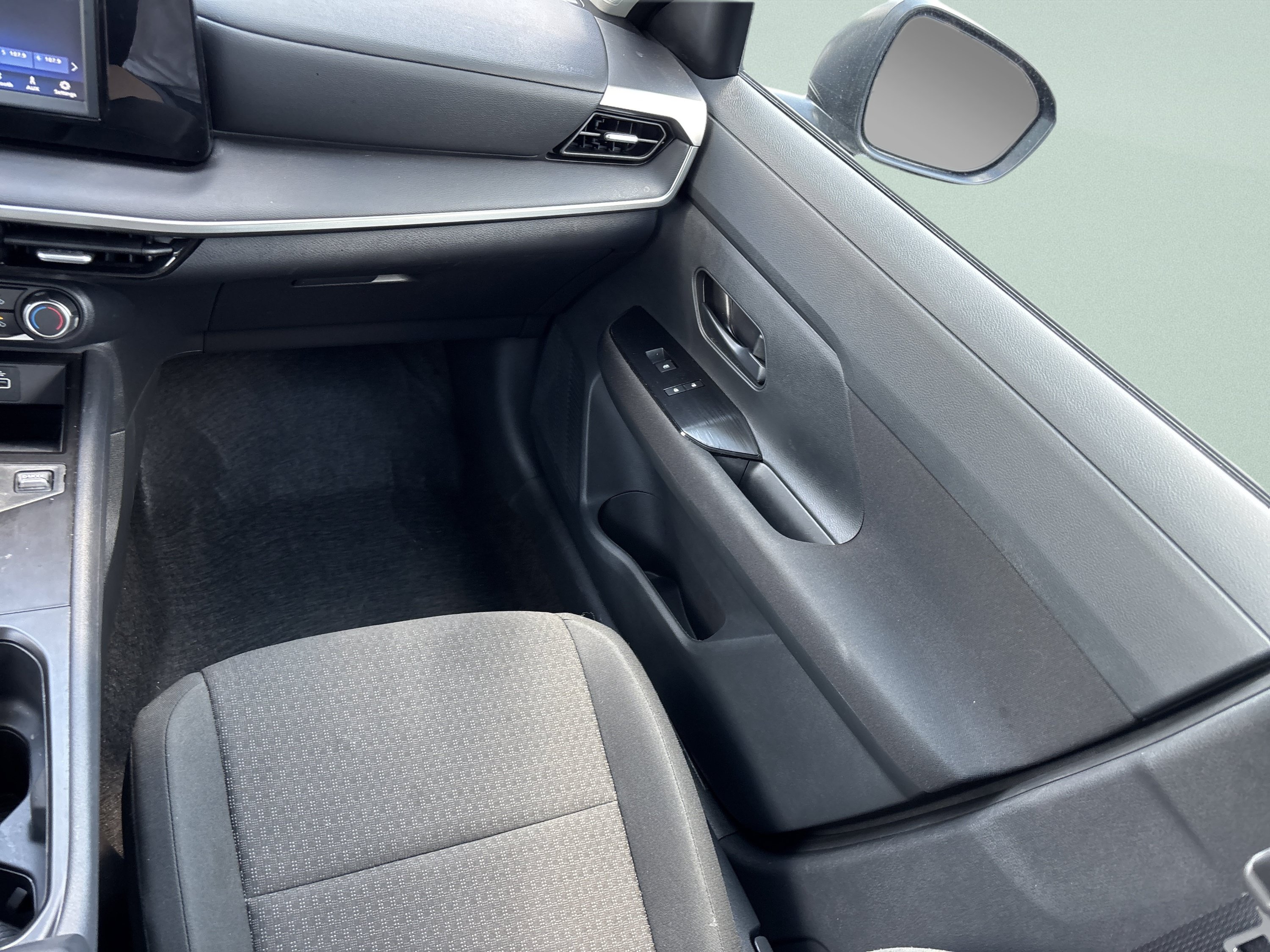 Used 2025 Nissan Kicks S AWD/4WD image 22