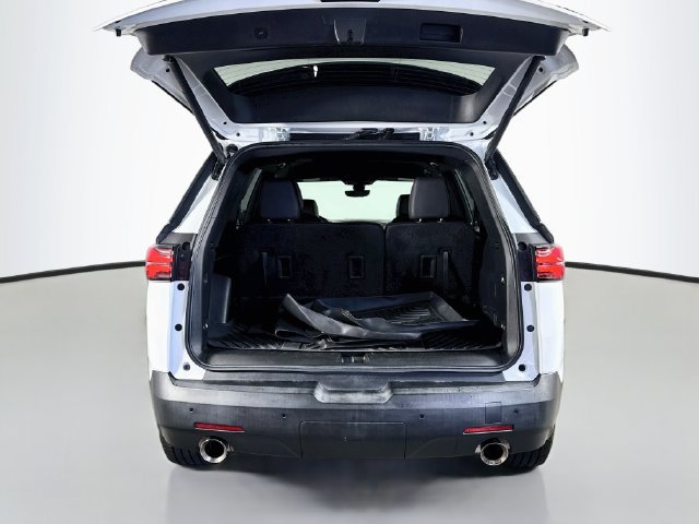 Used 2022 Chevrolet Traverse RS FWD image 34