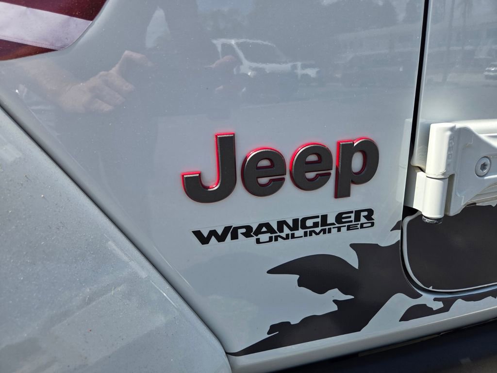 Used 2022 Jeep Wrangler Unlimited Rubicon w/ LED Lighting Group AWD/4WD image 10