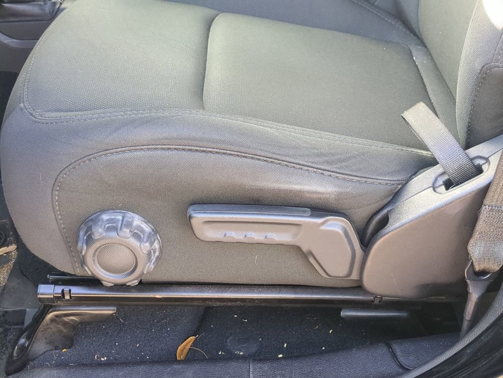 Used 2019 Jeep Wrangler Unlimited Sahara image 23