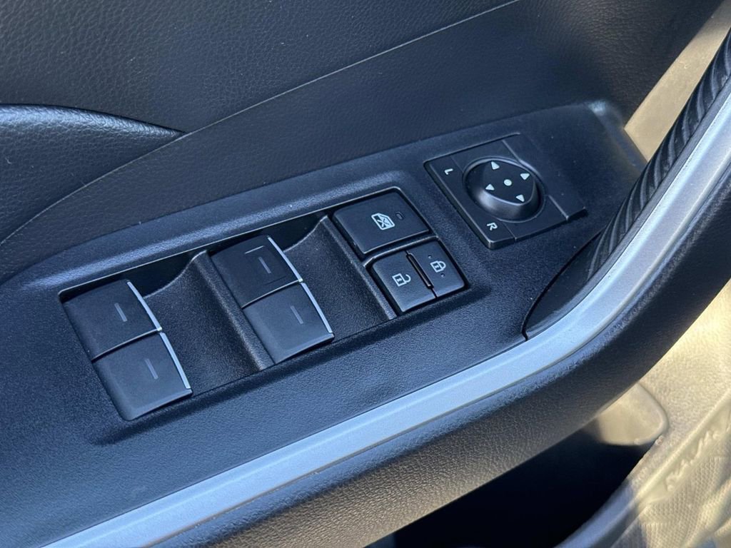 Used 2022 Toyota RAV4 XLE w/ Convenience Package image 24