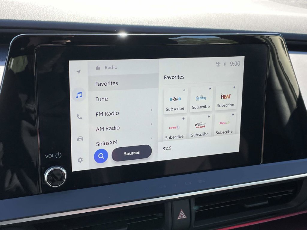 Used 2025 Toyota Prius Plug-In Hybrid FWD image 24