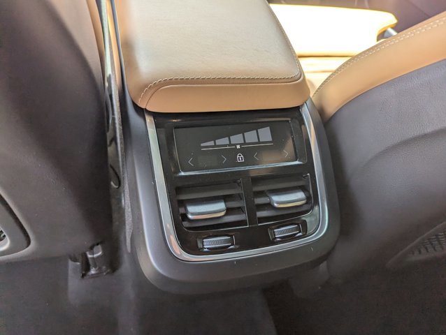 Used 2019 Volvo XC60 T6 Inscription w/ Protection Package Premier image 18