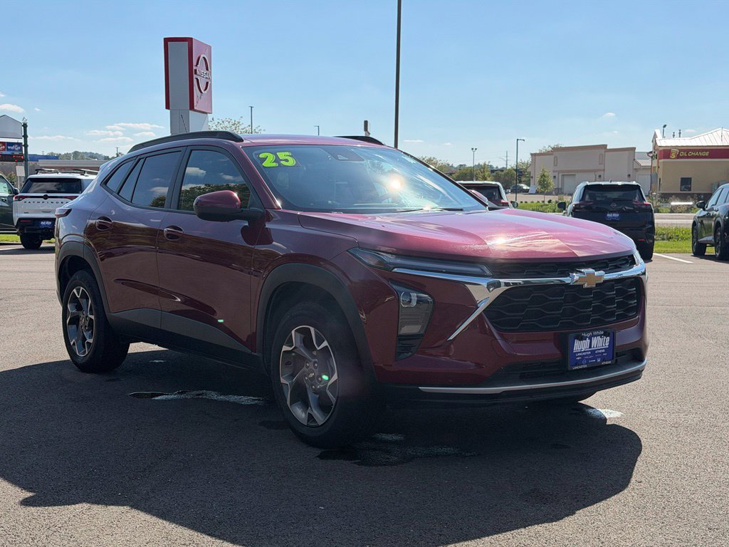 Used 2025 Chevrolet Trax LT