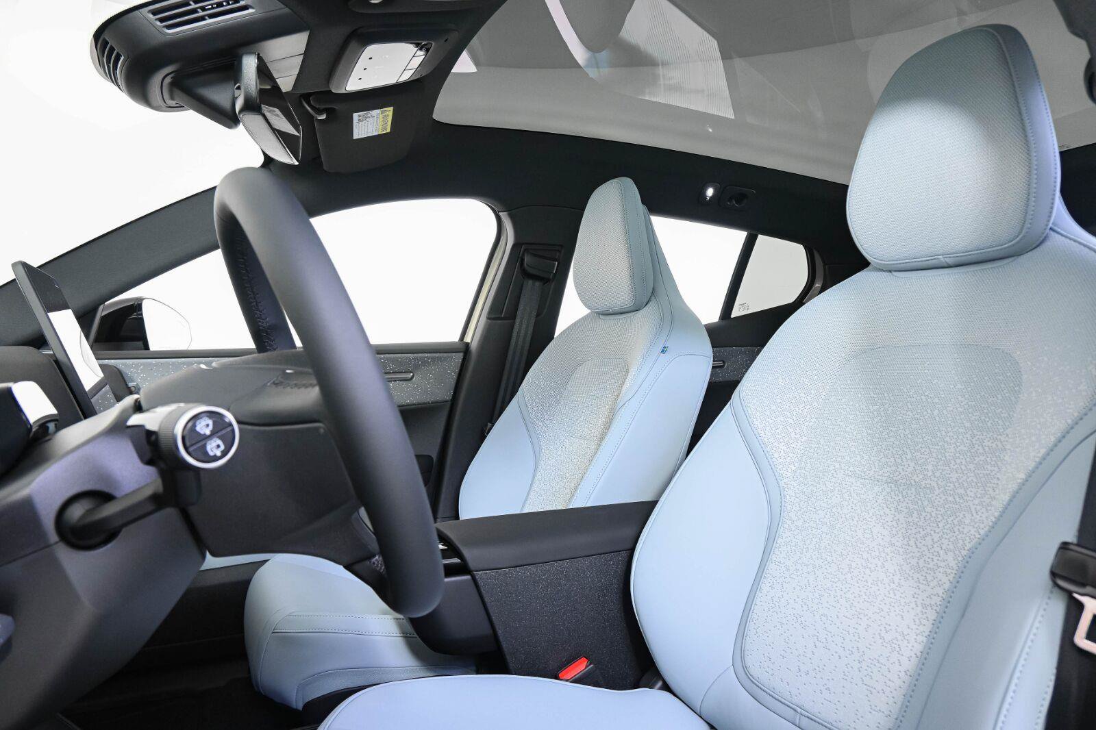 New 2026 Volvo EX30 Ultra w/ Protection Package AWD/4WD image 5