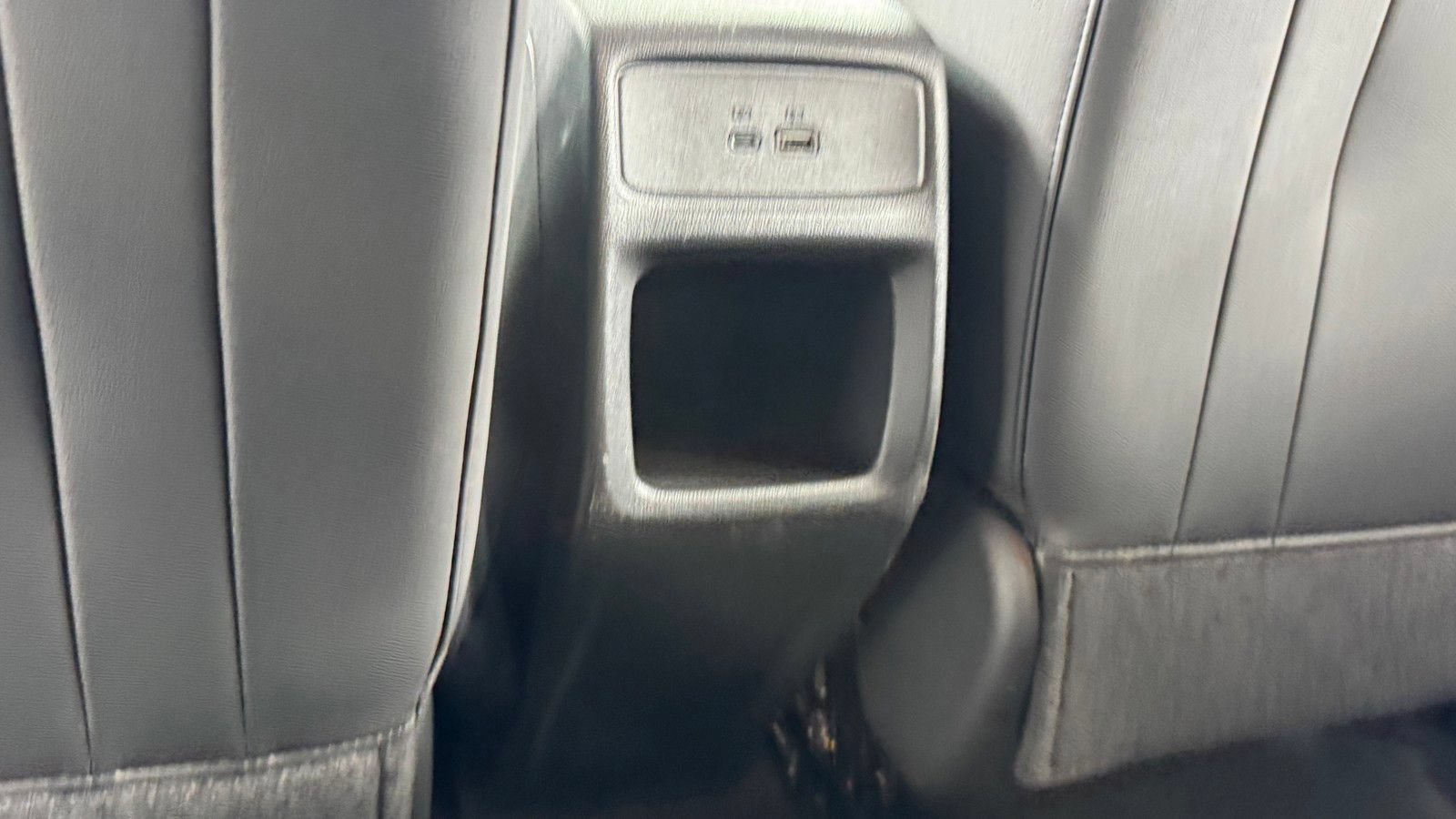 Used 2025 Chevrolet Trax LT w/ LT Convenience Package FWD image 34