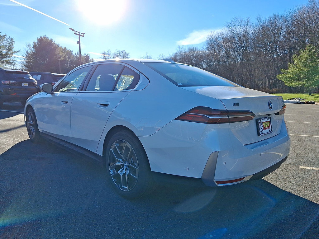 Used 2025 BMW i5 xDrive40 w/ Premium Package image 11