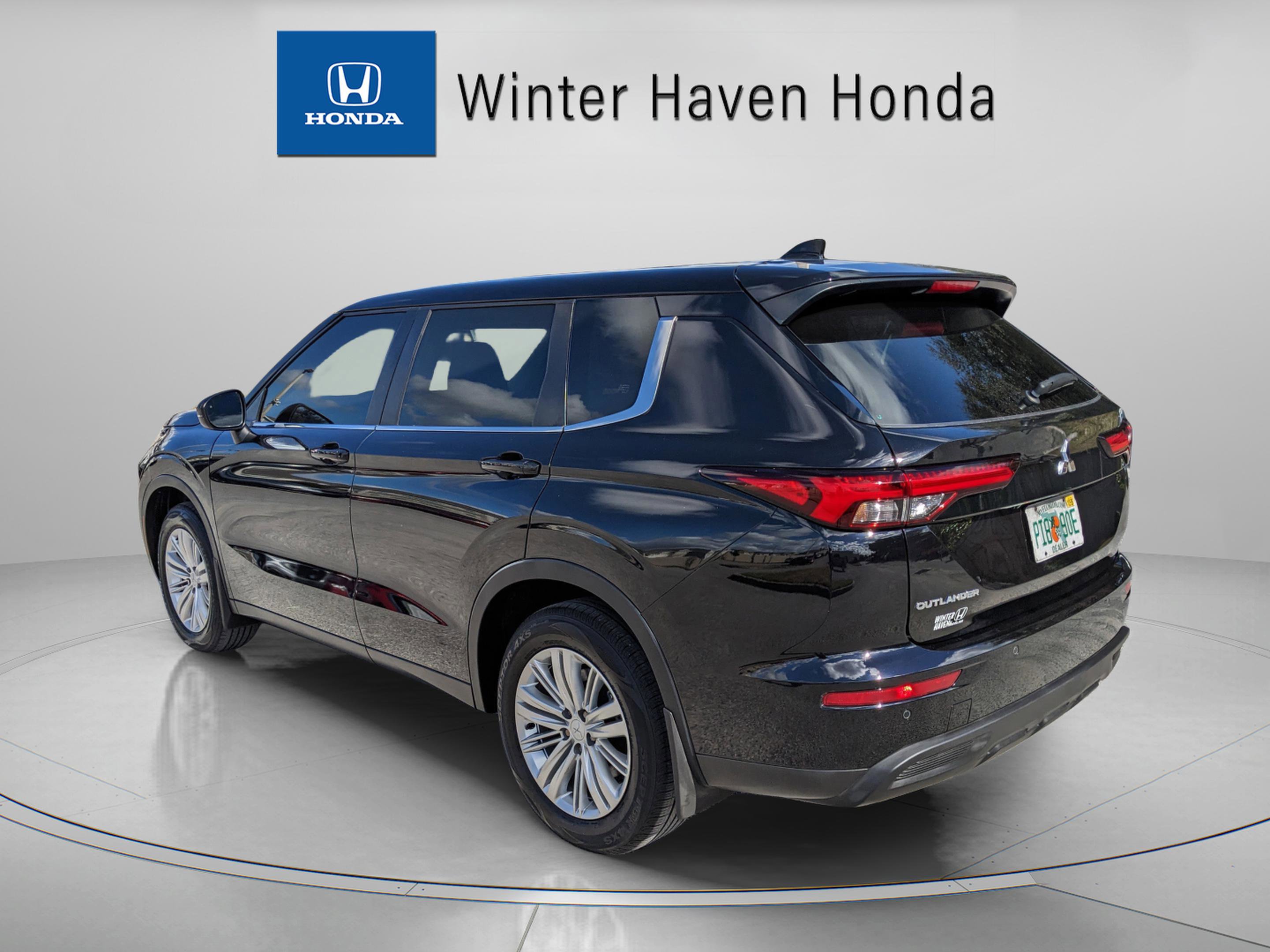 Used 2023 Mitsubishi Outlander ES image 6