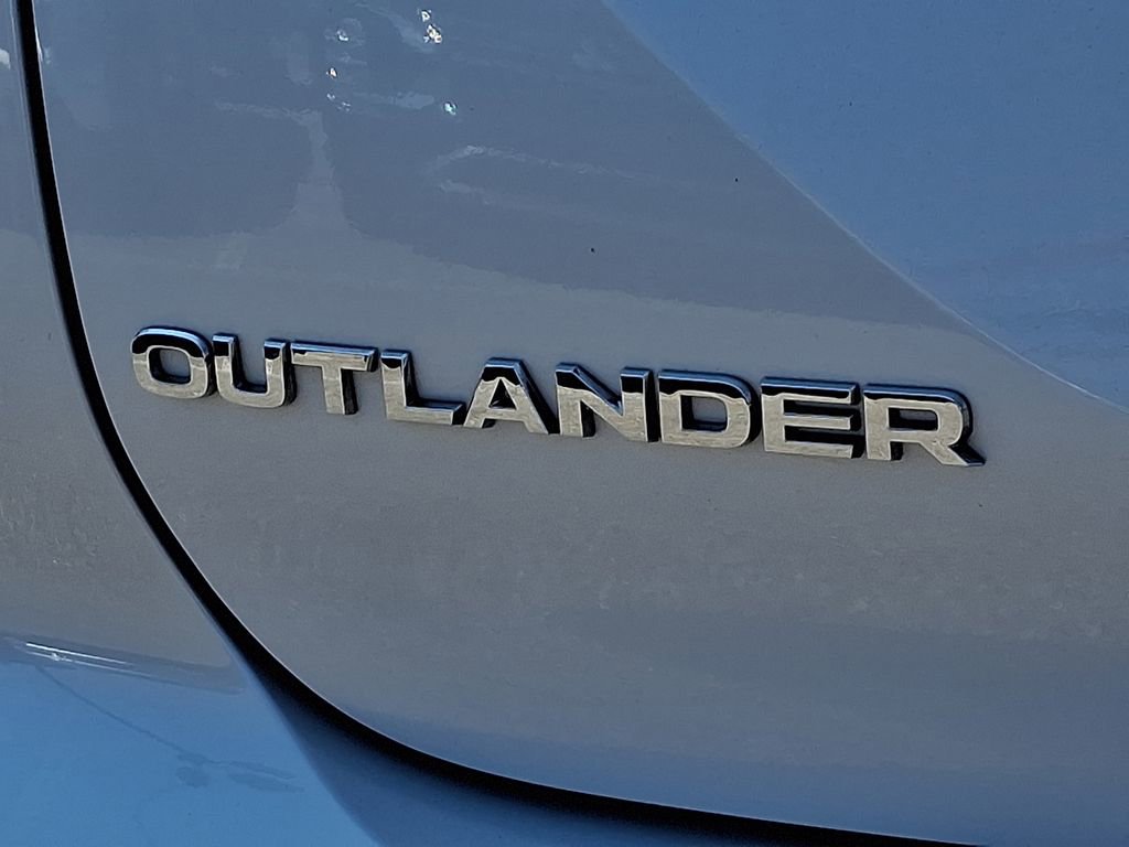 Used 2025 Mitsubishi Outlander SE AWD/4WD image 30