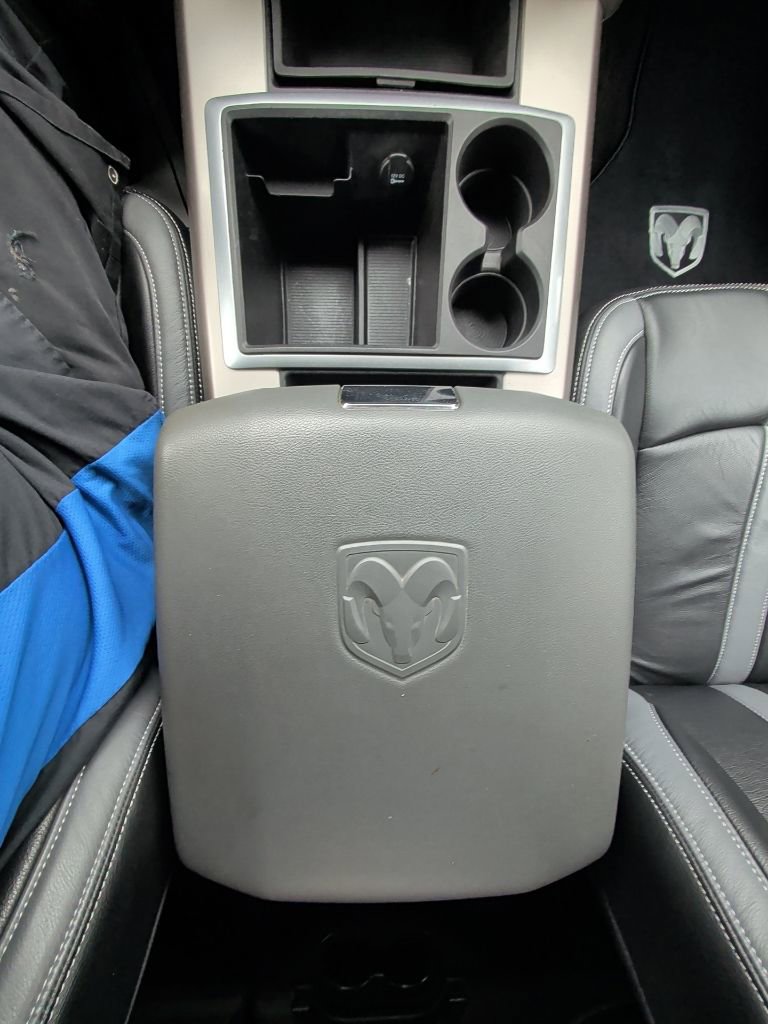 Used 2015 RAM 2500 SLT w/ Luxury Group image 23