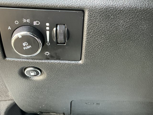 Used 2015 Jeep Grand Cherokee Limited w/ Trailer Tow Group IV AWD/4WD image 20
