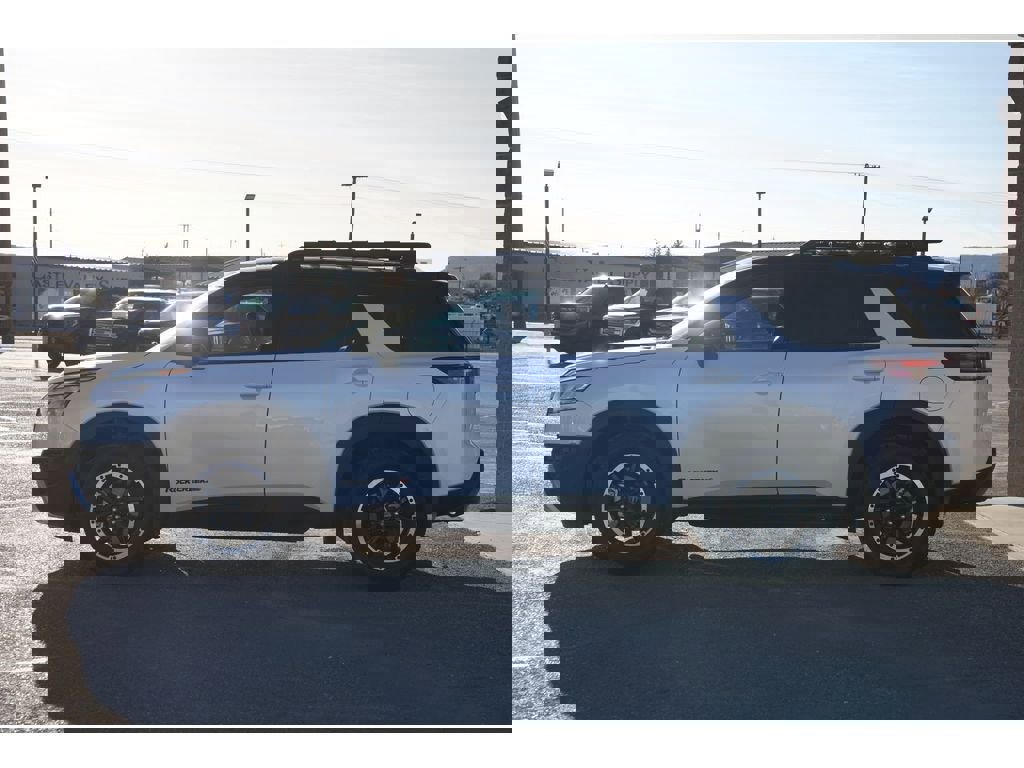 Used 2025 Nissan Pathfinder Rock Creek image 6