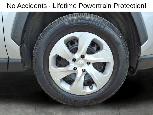 Used 2023 Toyota RAV4 LE AWD/4WD image 9