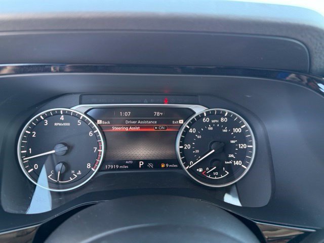Used 2024 Nissan Pathfinder SL AWD/4WD image 17