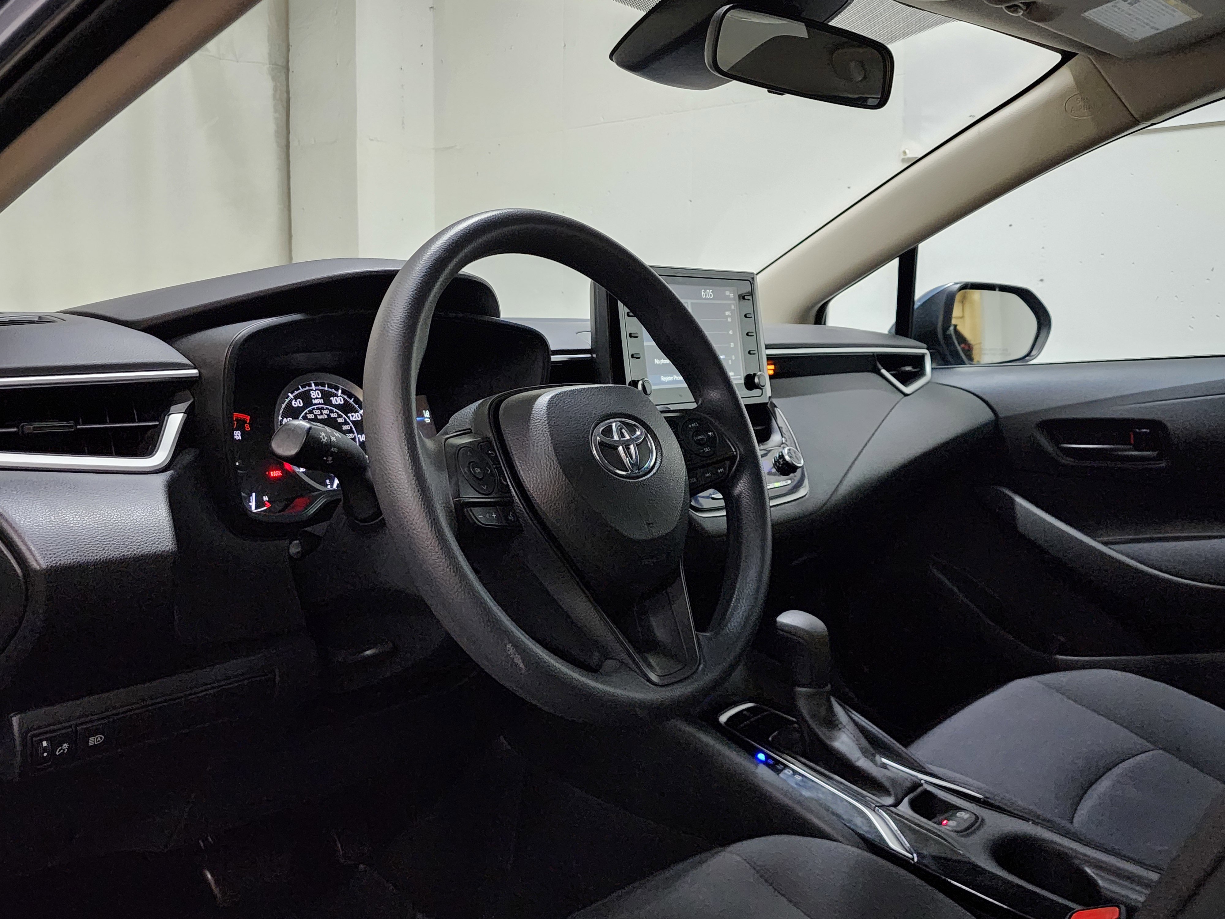 Used 2022 Toyota Corolla LE image 13