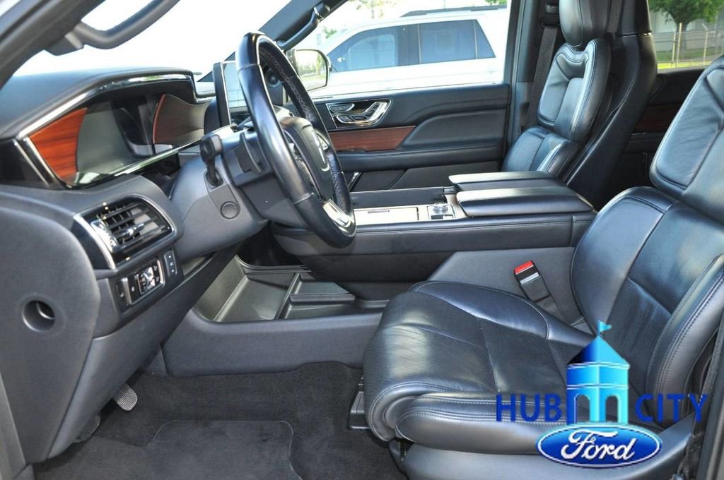 Used 2023 Lincoln Navigator Reserve image 10