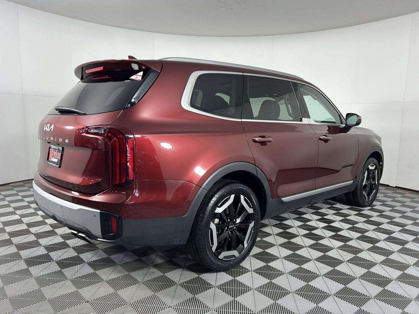 Certified 2023 Kia Telluride S w/ S Sunroof Package image 5