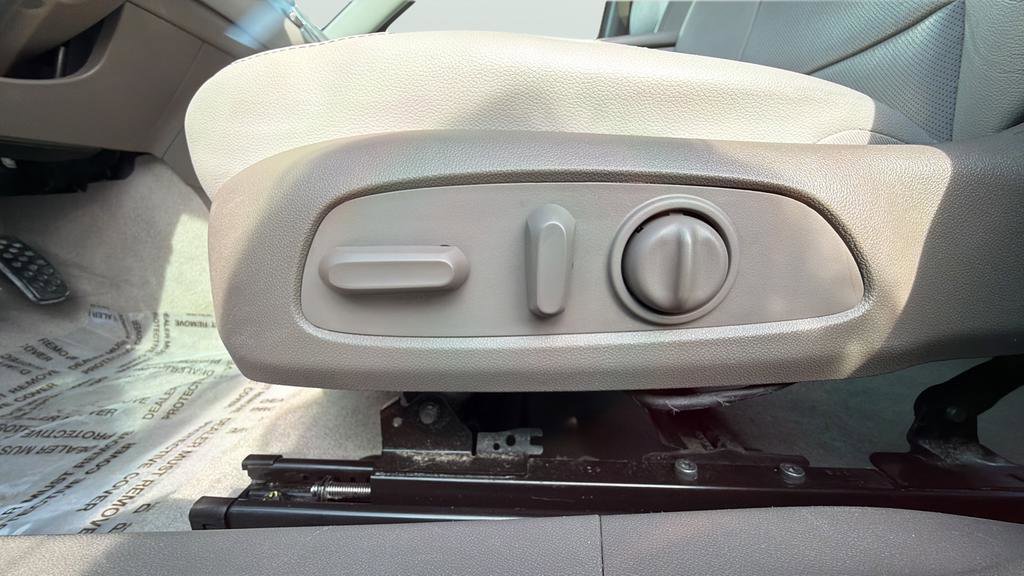 Used 2017 Chevrolet Malibu Premier w/ Premier Sun and Wheel Package image 15