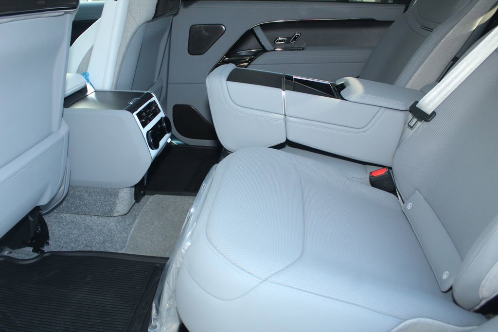 New 2026 Land Rover Range Rover SV AWD/4WD image 5