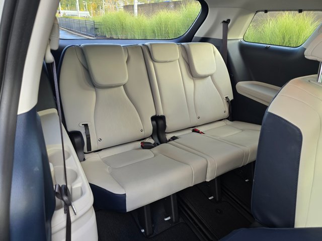 Used 2026 Kia Carnival EX FWD image 13
