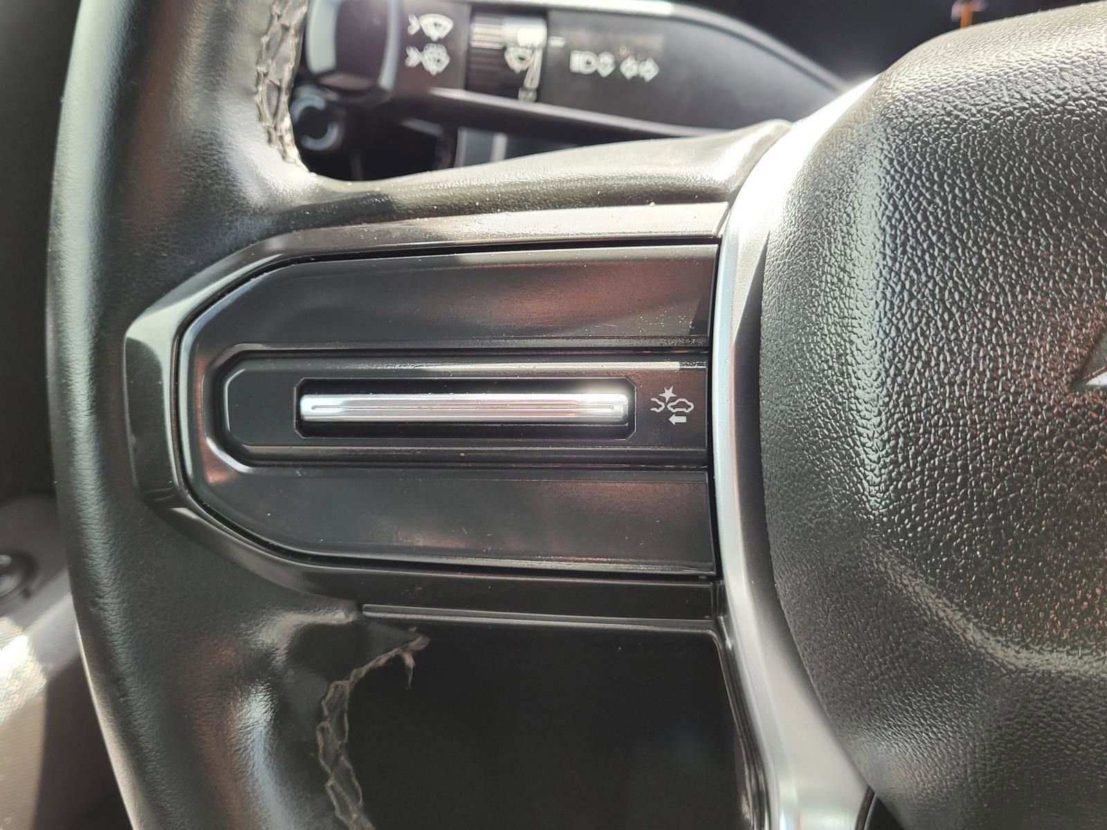 Used 2023 Chevrolet Colorado LT image 29