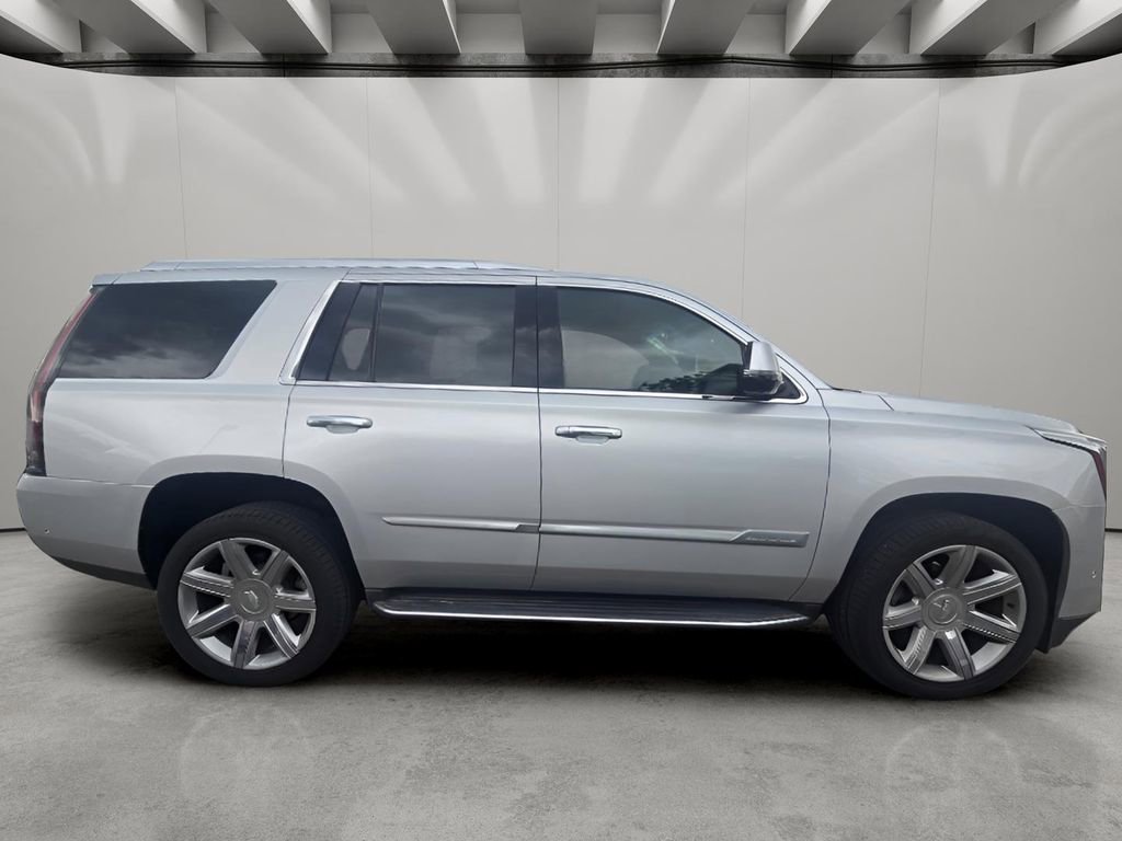 Used 2019 Cadillac Escalade Luxury AWD/4WD image 12