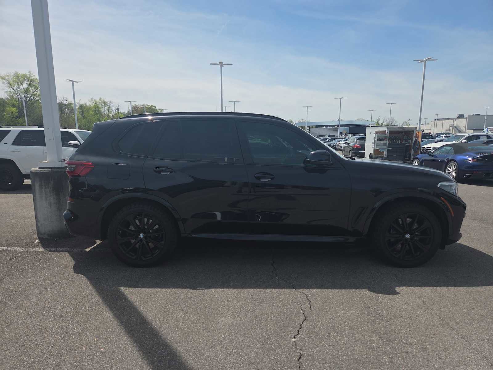 Used 2020 BMW X5 M50i w/ Executive Package image 5