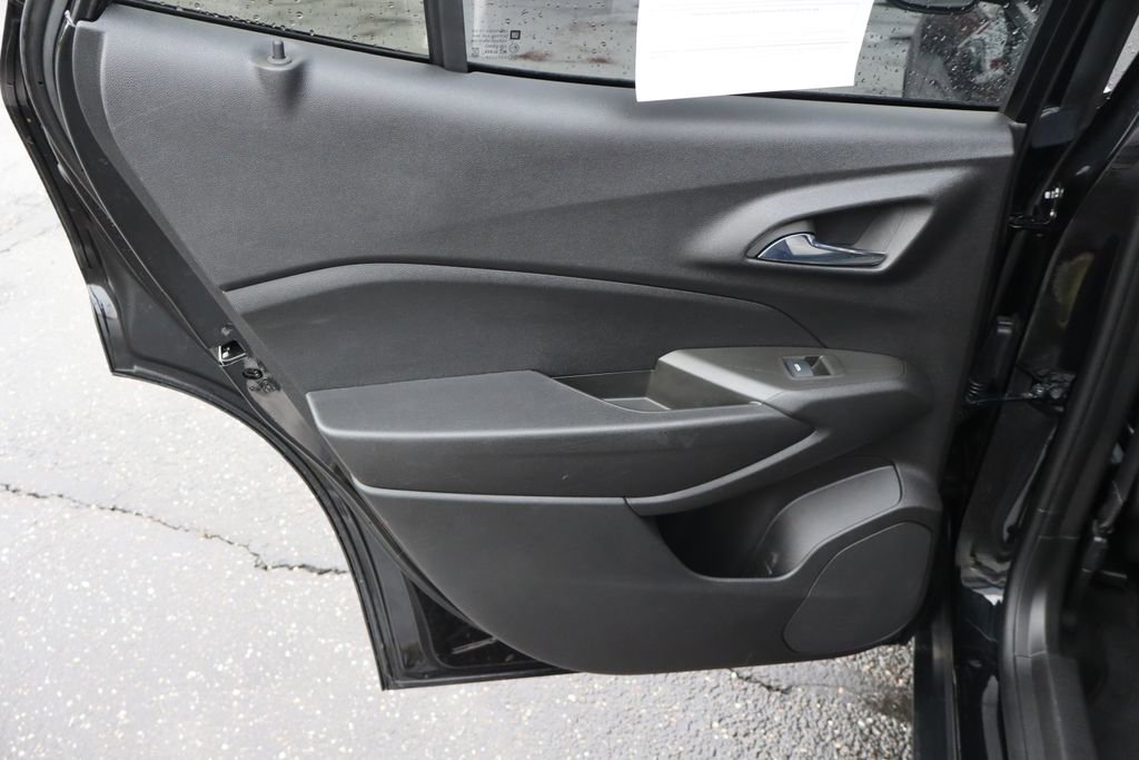 Used 2024 Chevrolet Trax LS w/ LS Convenience Package image 23