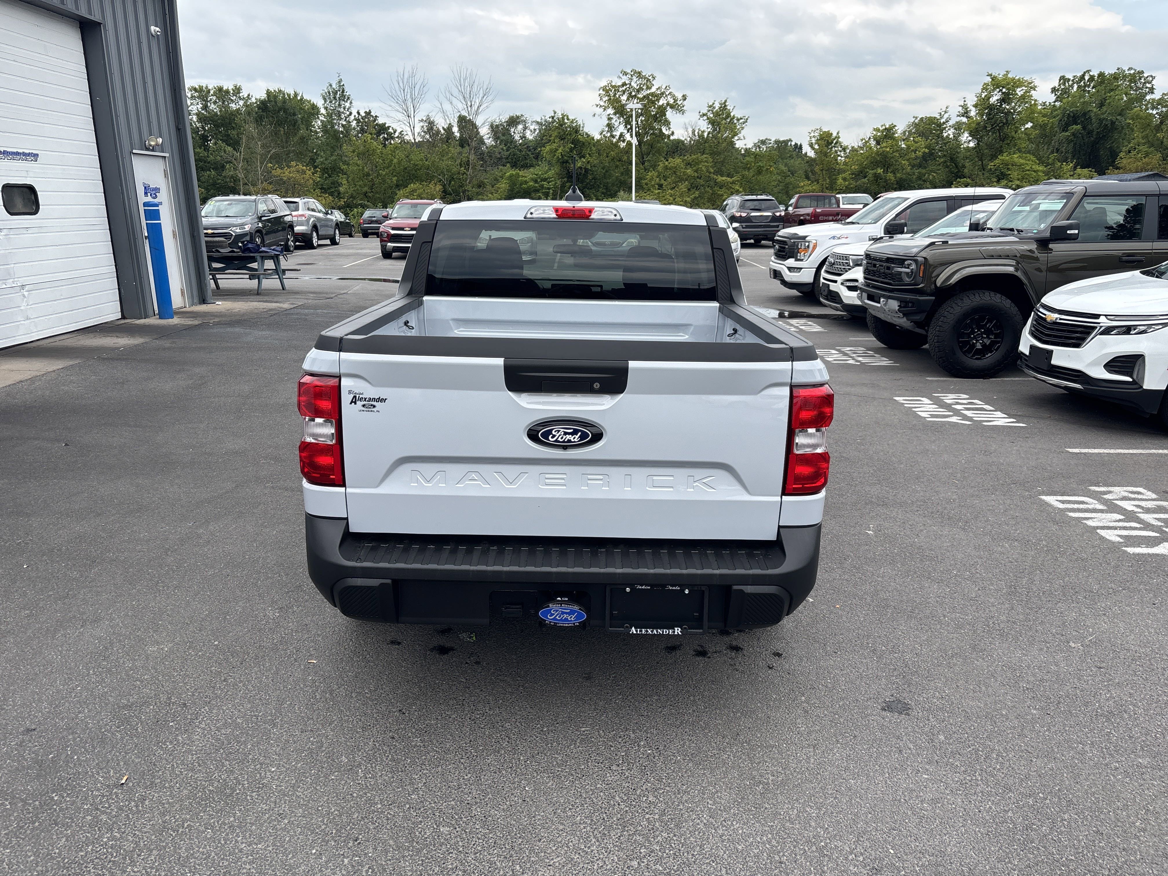 New 2025 Ford Maverick XLT w/ XLT Luxury Package image 4