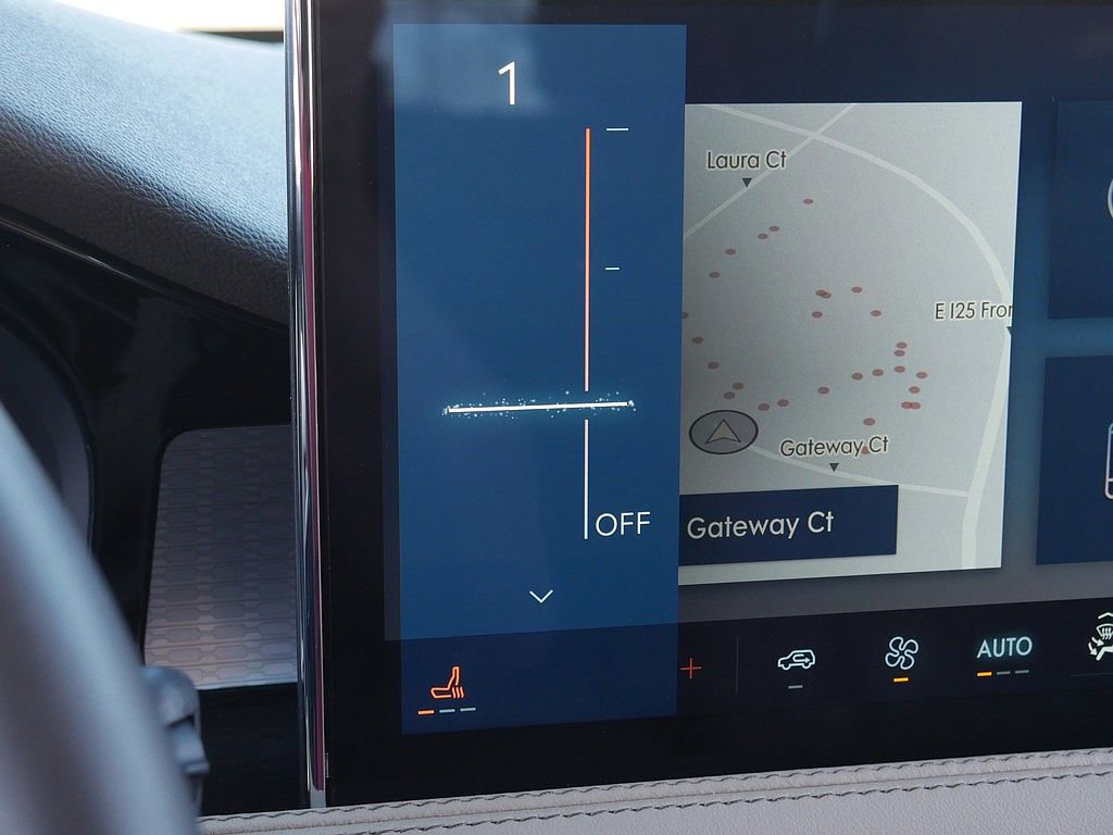 Used 2023 Lincoln Corsair AWD w/ Rear Removable Package Tray image 43