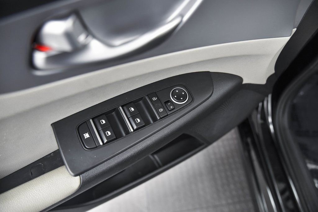 Used 2023 Kia Forte LXS image 12