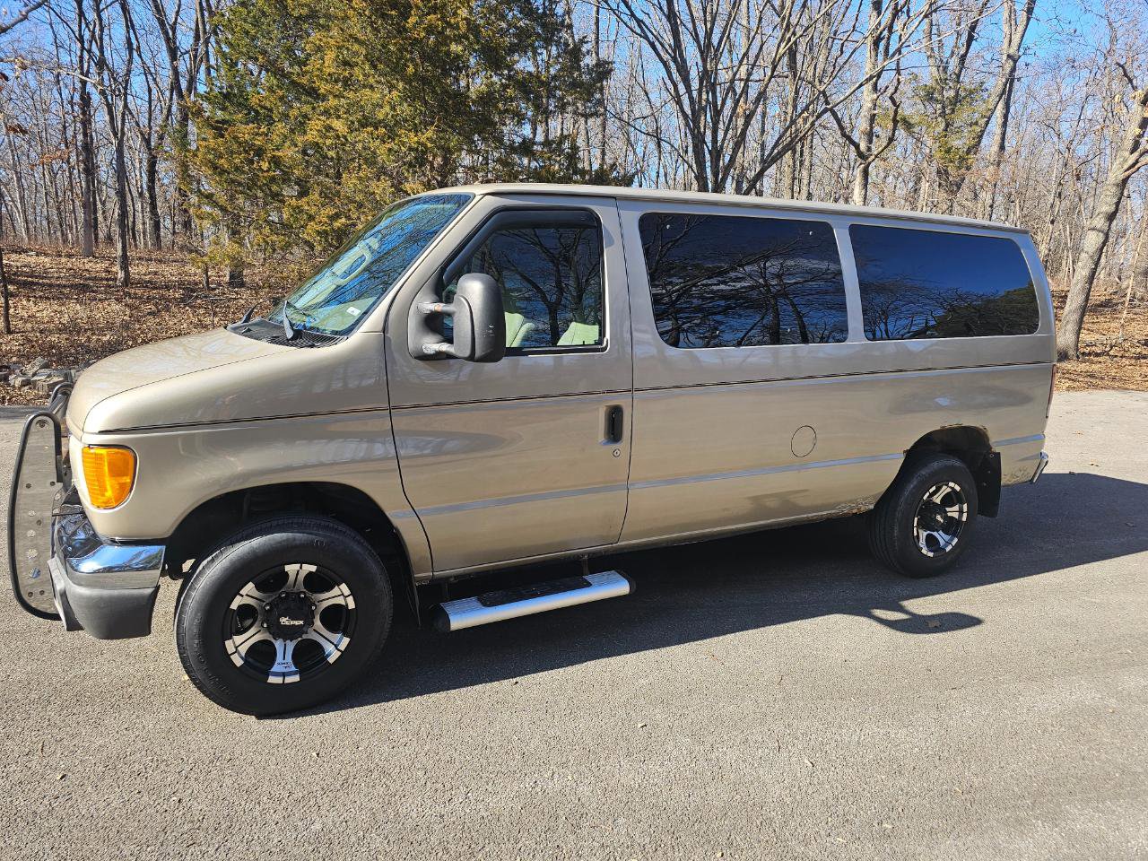 Used 2007 Ford E-350 and Econoline 350 XLT image 11