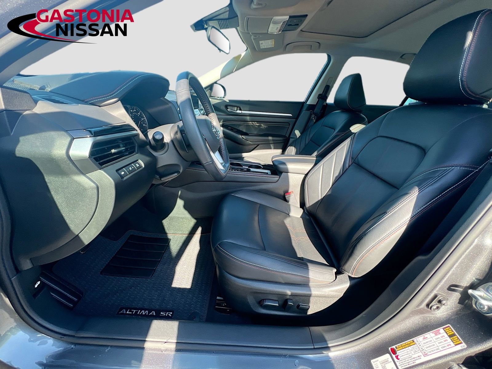 Used 2023 Nissan Altima 2.5 SR w/ SR Premium Package image 29