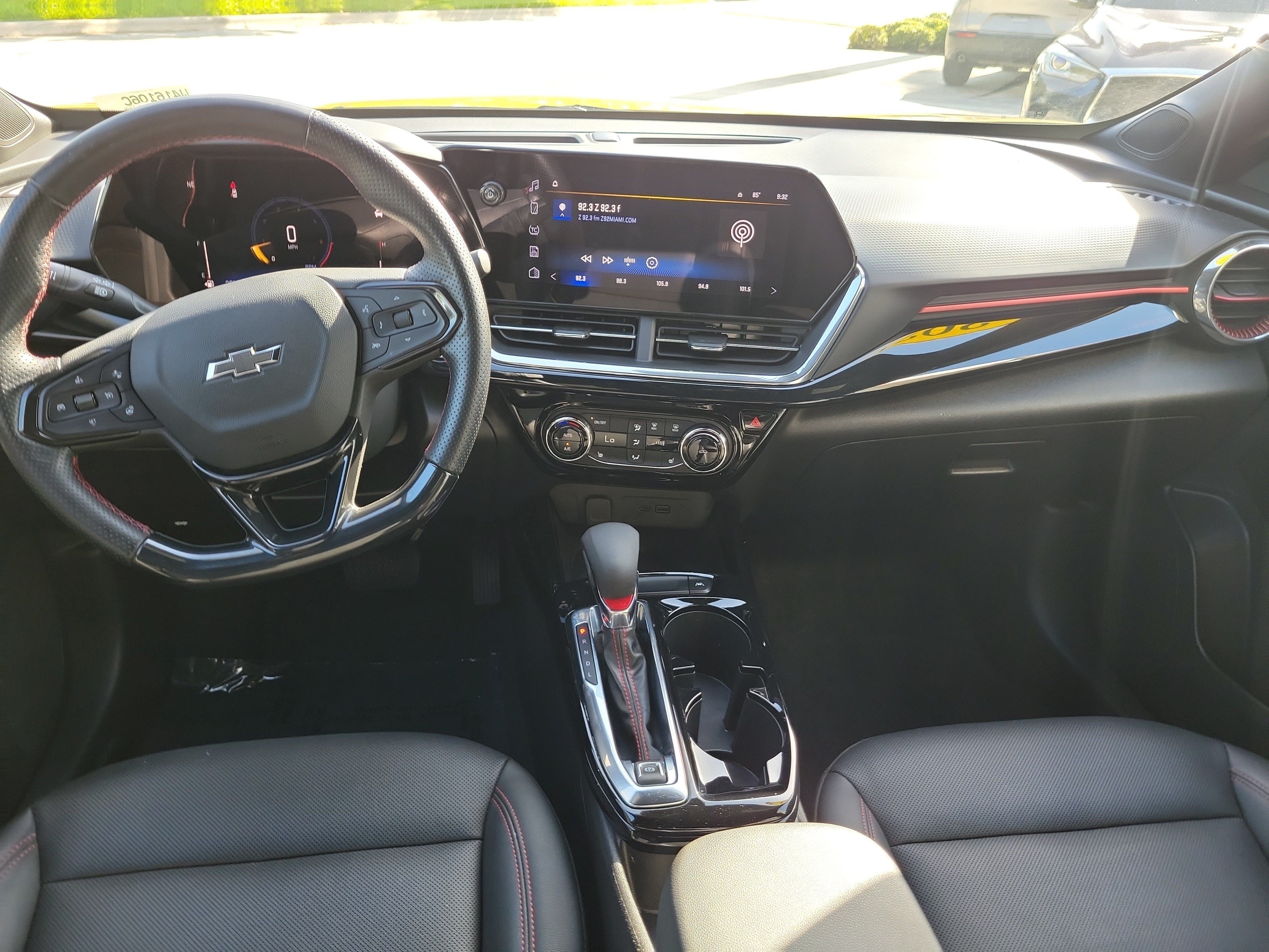 Used 2024 Chevrolet Trax RS w/ Sunroof Package FWD image 16