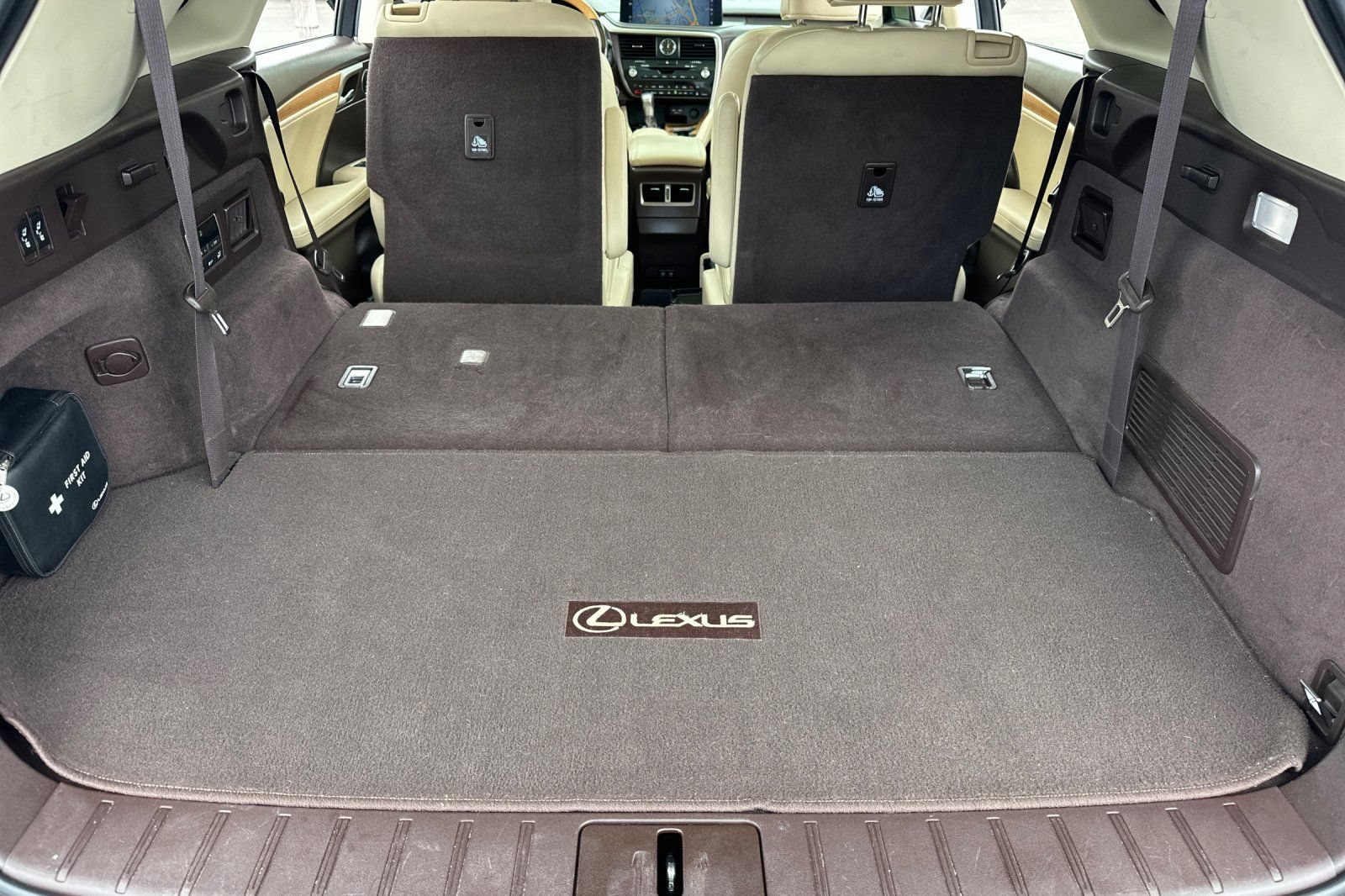 Used 2020 Lexus RX 450hL AWD w/ Premium Package image 18