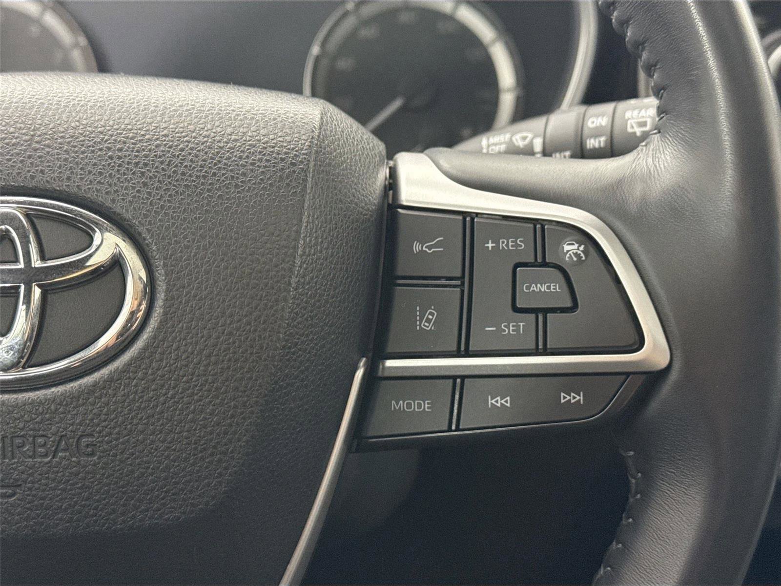 Certified 2023 Toyota Highlander XSE image 20