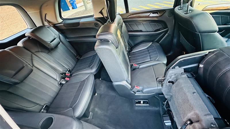 Used 2016 Mercedes-Benz GL 450 4MATIC w/ Premium I Package image 36