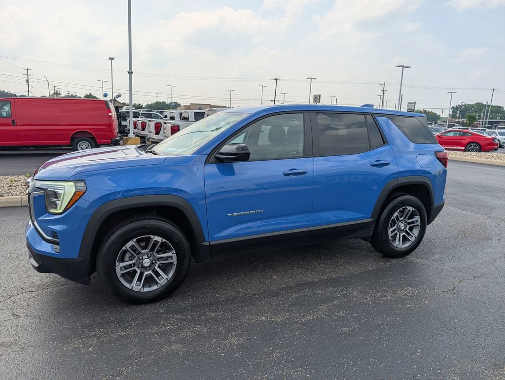 Used 2025 GMC Terrain Elevation AWD/4WD image 4