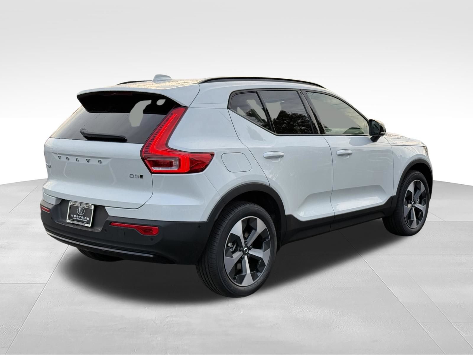 New 2026 Volvo XC40 B5 Plus w/ Protection Package Premier AWD/4WD image 6