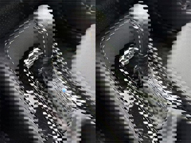 Used 2025 Toyota Corolla SE image 19