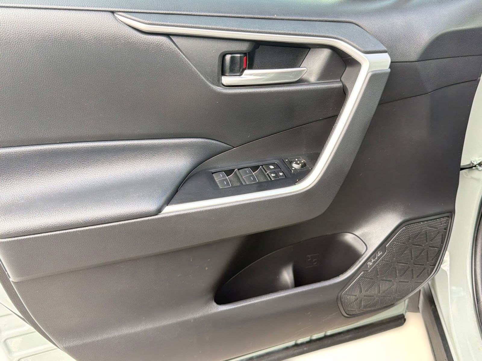 Certified 2023 Toyota RAV4 XLE w/ Convenience Package FWD image 13