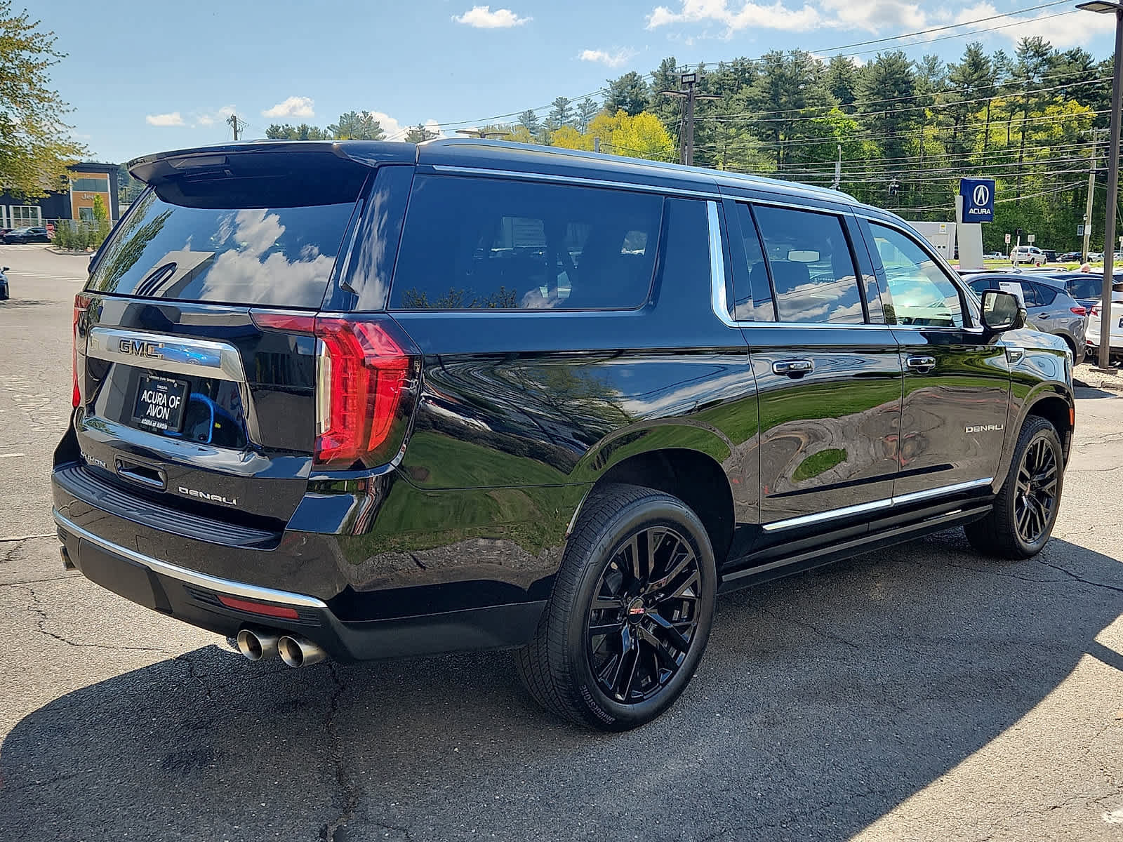 Used 2023 GMC Yukon XL Denali AWD/4WD image 5