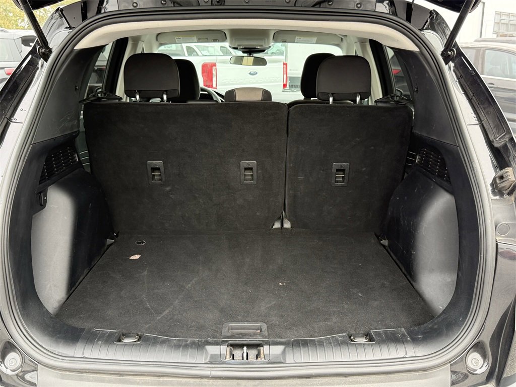 Used 2022 Ford Escape SE w/ SE Sport Appearance Package image 32