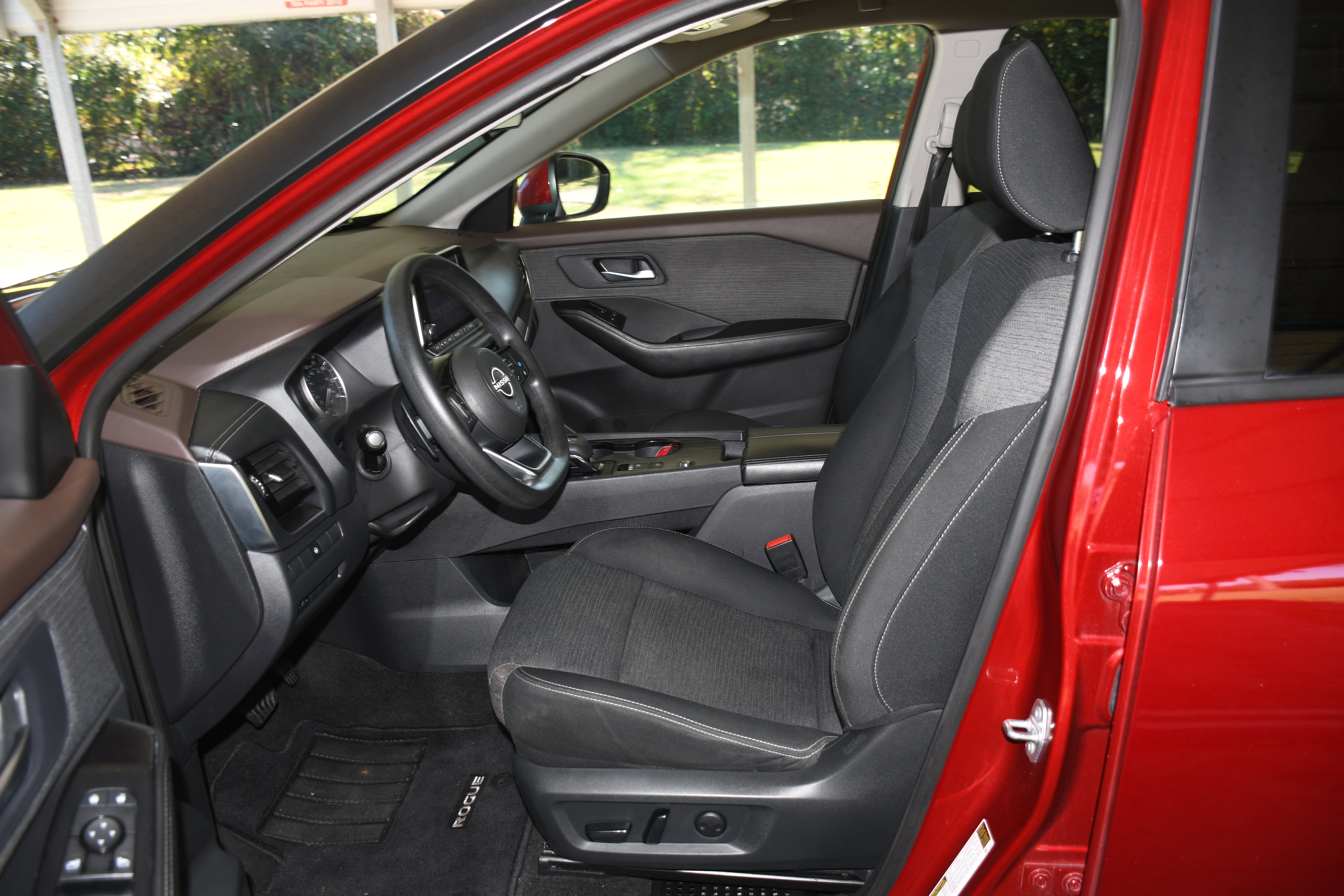 Used 2022 Nissan Rogue SV image 7