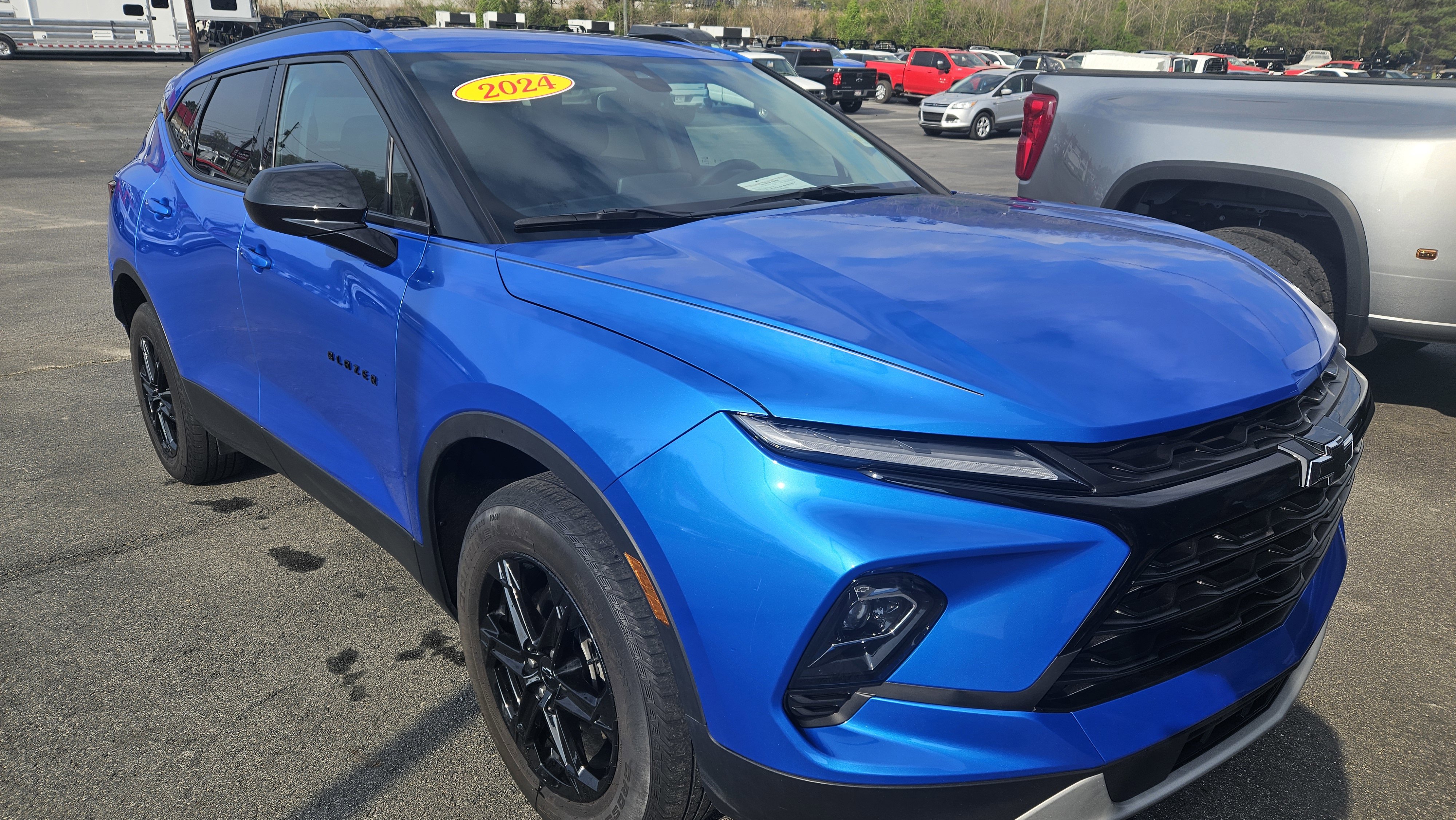 Used 2024 Chevrolet Blazer LT w/ Convenience Package image 2